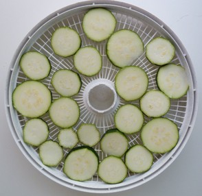 Zucchini slices ready for dehydration