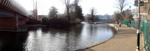 The Kennet and Avon Canal flows through the centre of Newbury