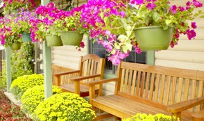 Using Themes to Decorate Your Outdoor Living Space