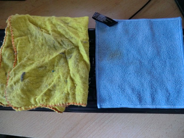 Image: Normal duster versus microfiber cloth.