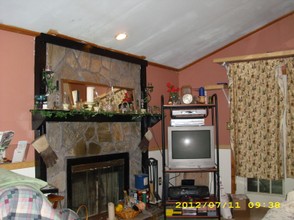 Summer Mantel Setup