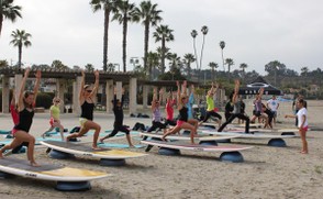 SUP Land Board Yoga