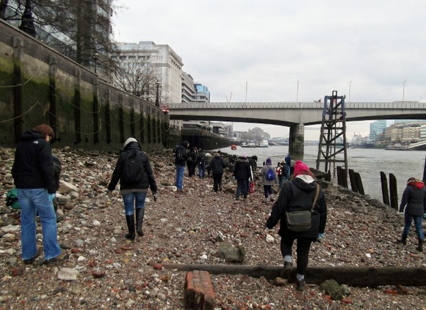 Exploring the Thames Foreshore - on a very cold day!