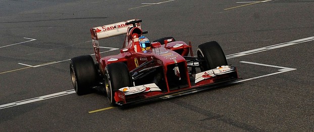 Fernando Alonso practices in Bahrain