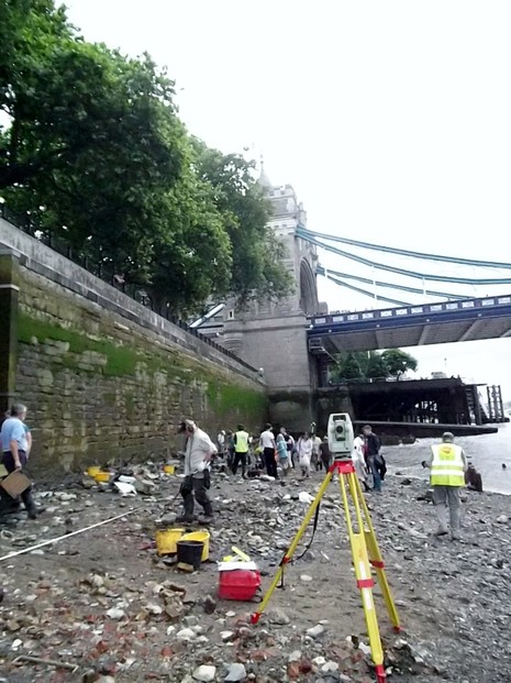 Volunteers working on the Tower of London foreshore