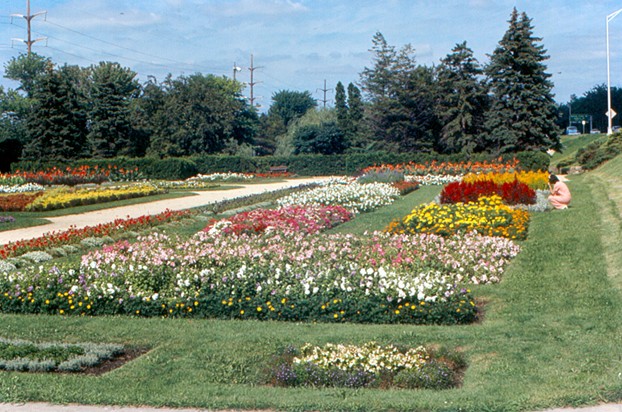 Sinnissippi Sunken Gardens: situated serenely along Rock River, a perfect picnic place