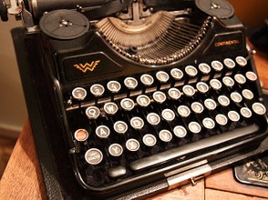 Move on from the typewriter and make money writing online