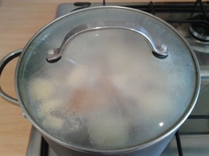The Covered Saucepan