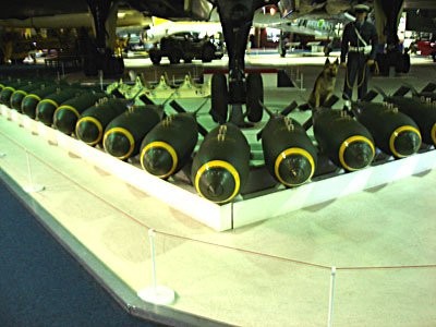 RAF Hendon: Avro Vulcan and bomb layout