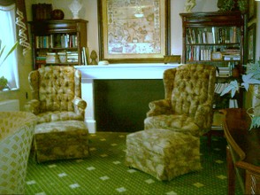 Beautifully appointed sitting room for those who want to just sit and relax with no TV. Quiet time for reading or reflecting. Quite often this was the room where the more sociable residents entertained their guests, rather than in their room