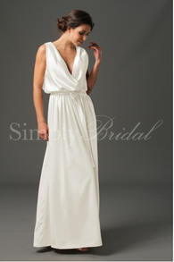 Image: Sybil Handfasting Gown for Plus Size Ladies
