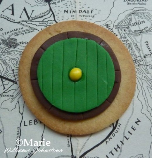Make some Bag End style cookie biscuits by using round cookies decorated with fondant icing.