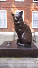 Statue of Samuel Johnson's Cat outside Johnson's House