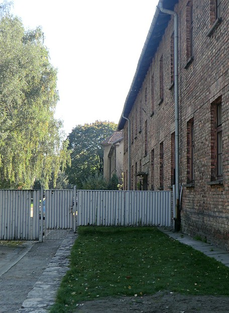 Image: Höss family villa (white building) viewed from Auschwitz I