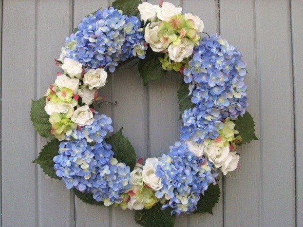 A summer wreath to brighten our door