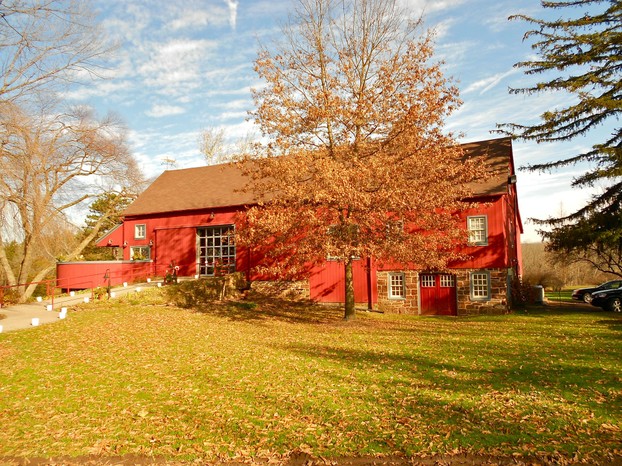 Rustic Barns are Perfect for Fall Weddings