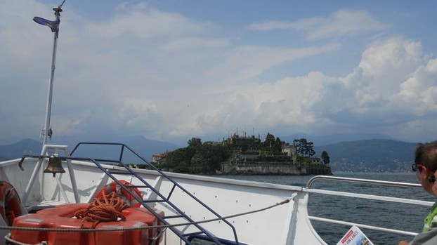 The approach to Isola Bella after a stop at Stresa.
