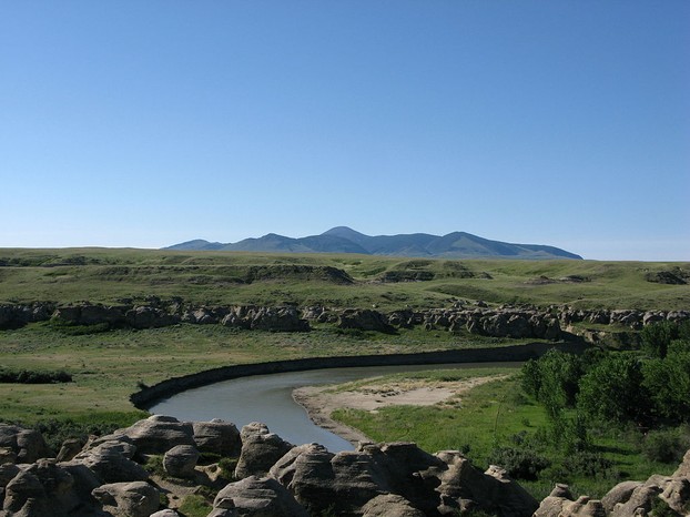 Writing-on-Stone Provincial Park with view of Sweet Grass Hills, Milk River Valley, southern Alberta, western Canada