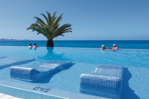 Swimming pool, RIU Palace, Tenerife