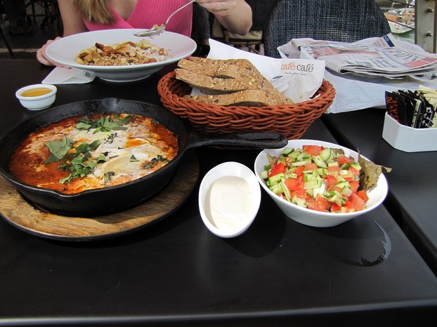 "shakshouka breakfast in Tel Aviv -- October 2009"; Thursday, October 15, 2009, 05:22:28