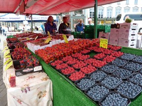 Glorious Berry Fruits in Bergen Market