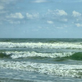 Ocean waves coming ashore