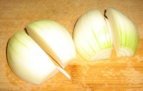 Cut onion into quarters