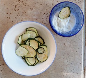 Zucchini chips and dip