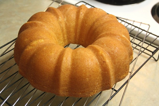 Homemade Fresh Lemon Pound Cake