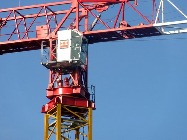 The same crane in Newbury taken from the same spot but using the 348mm lens. Both were taken with a hand-held camera.