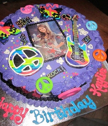 Victorious birthday cake