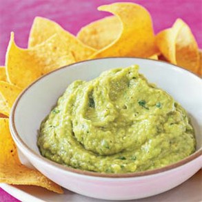 Easy, creamy homemade guacamole dip