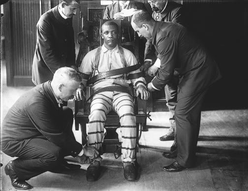 Unknown man executed at Sing-Sing Prison, USA.