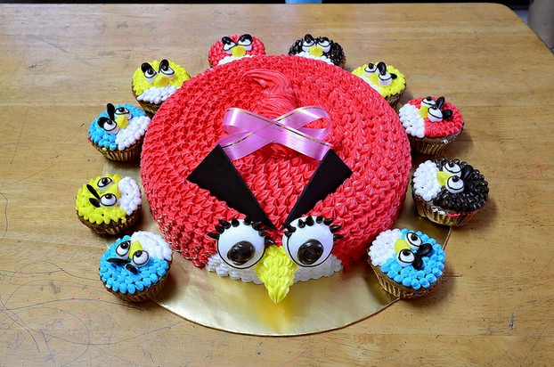 Amazing Angry Birds Cake