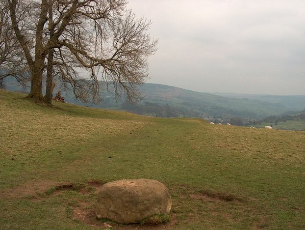 Image: Boundary Stone Between Eyam and Stoney Middleton