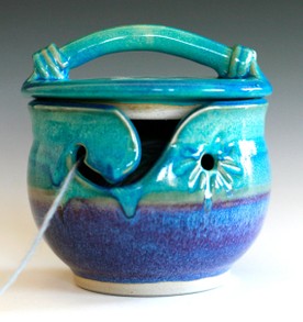 Yarn Bowl with cat-proof lid