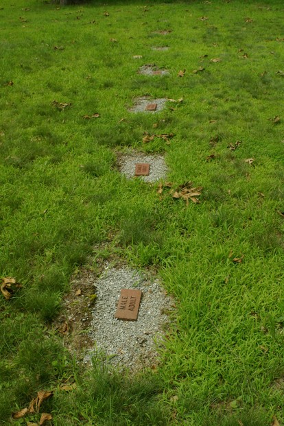 Bruck grave markers