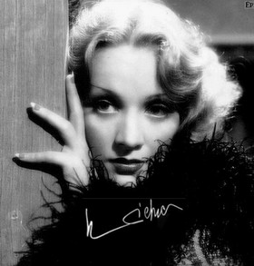Marlene Dietrich (Finger waves)