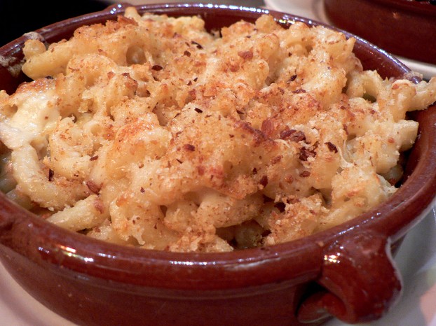 macaroni and cheese with camembert cheese