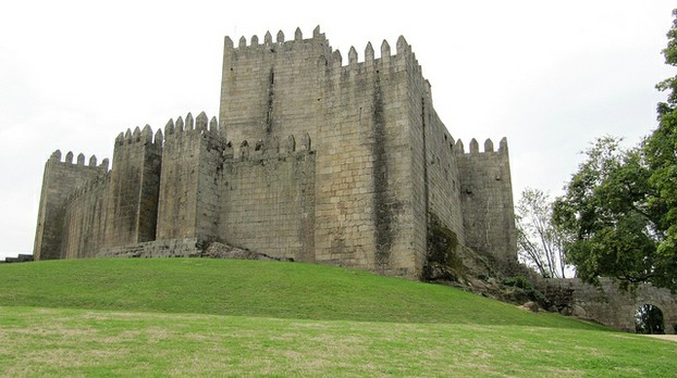 Castelo de Guimaraes (Portugal)