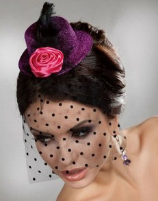 PURPLE MINI TOP HAT WITH ROSE AND NET