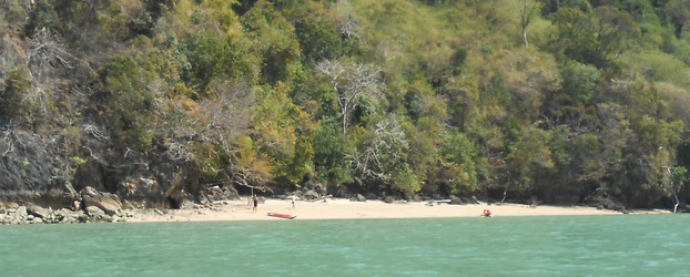 The beach on Hong Island