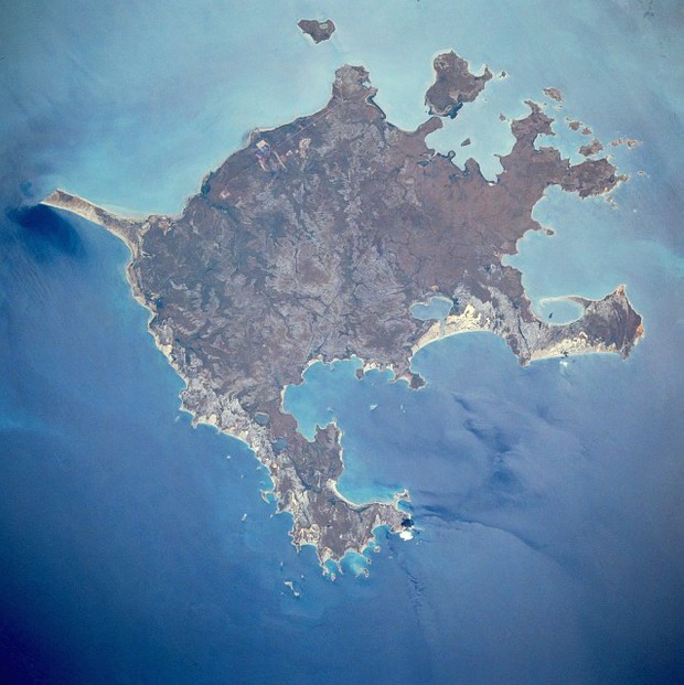 Groote Eylandt from space, November 1989