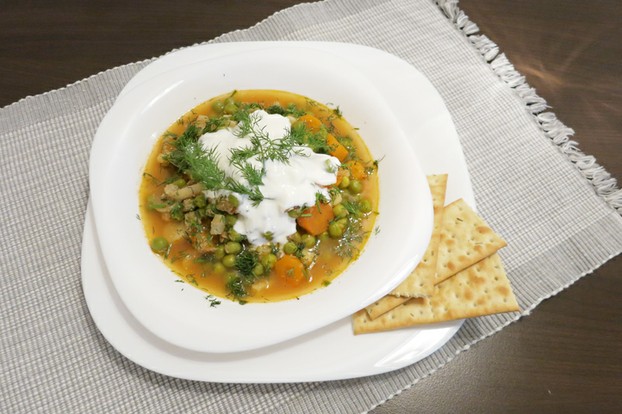 Spiced-up green peas stew