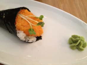 Spicy scallop hand roll
