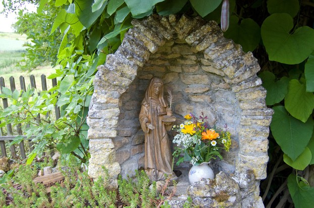 Statue of Hildegard