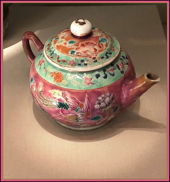 Chinese tea pot from the Early Republican Period (1912-1930)