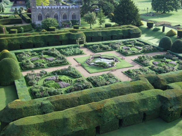 Queens' Garden honors four Queens of England (Anne Boleyn, Katherine Parr, Lady Jane Grey, Elizabeth I).