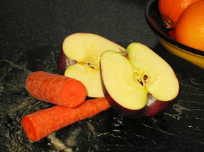 Cut Apple Carrot Dyeing Processes