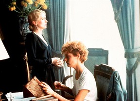 Image: Miriam and Sarah in The Hunger